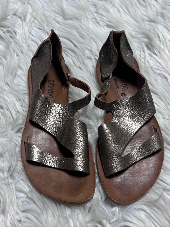 cydwoq Shoes - Cydwoq Leather Ankle Strap Sandal in Warm Brown